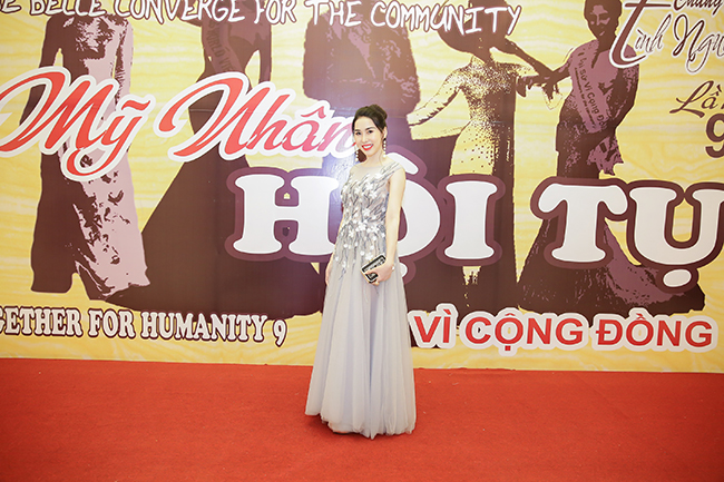 Á khôi Thanh Hồng xinh đằm thắm cuốn hút trong đêm “Mỹ Nhân Hội Tụ”