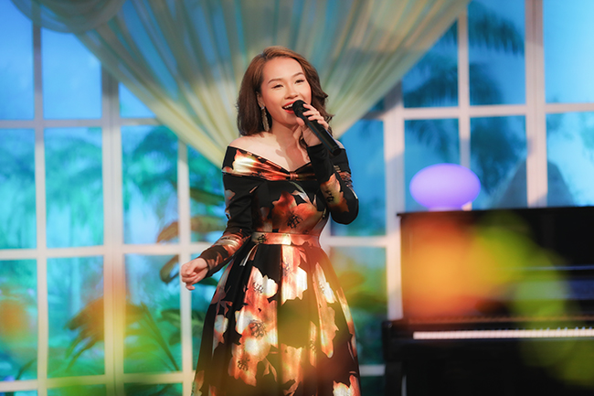 Lina Nguyễn thể hiện lại những ca khúc của nhóm Phượng Hoàng thập niên 60-70