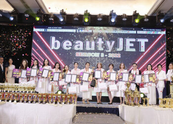 Dược sỹ Huyền Ly được vinh danh Bàn Tay Vàng tại Beauty Jet mùa 3