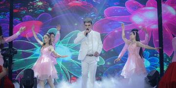 Nam vương Nguyễn Hùng như 1 nam thần hát khai mạc Họp báo Miss & Male King Global Ambassador