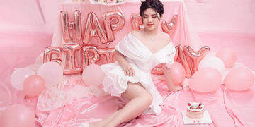 Mẫu nhí Khả Nhi đón tuổi mới trong sinh nhật ngập sắc hồng