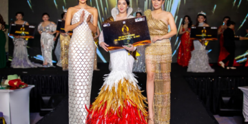 Á hậu Doanh nhân Hoàng Phượng Hồng Quế cảm xúc trào dâng khi được xướng tên tại Hoa hậu Doanh nhân Á – Âu 2022