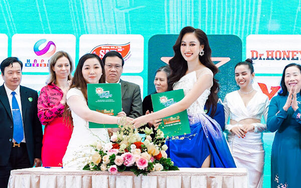 Hoa hậu Đoàn Hồng Trang trở thành Đại sứ hình ảnh cho Dược mỹ phẩm HENTA