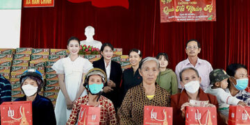 Miss Global Vietnam 2022 Đoàn Hồng Trang trao quà Tết cho bà con nghèo tỉnh Bình Thuận