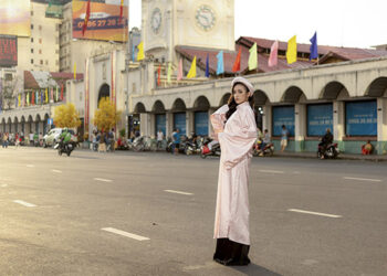 Á khôi Dương Ngọc Gấm diện áo dài xưa chào năm mới – Xuân Quý Mão