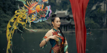 Mang cây nêu ngày Tết, Đoàn Hồng Trang đầy tự hào tái hiện văn hoá, mở ra năm mới 2023 đầy tươi đẹp