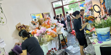 Shop hoa Ruby Flower liên tục nổ đơn trước ngày Quốc Tế Phụ Nữ 8/3