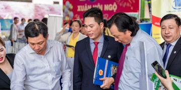 Có tới hơn 120 gian hàng thuộc mọi lĩnh vực trong Chương trình ““Kết Nối Giao Thương B2B – Đồng Hành Và Phát Triển”