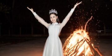 Miss Global Vietnam 2022 Đoàn Hồng Trang về thăm trường xưa, tặng quà cho học sinh nghèo