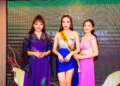 Nghệ nhân Kim hoàn Hồ Thanh Hương trao sash cho 21 thí sinh tranh tài tại Miss Business Global 2023