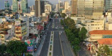 Đề xuất lắp mái che chống nắng đường trung tâm Sài Gòn