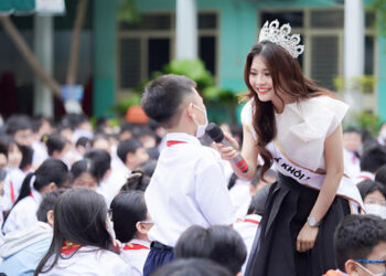 Á Khôi Công Sở Giáng Ngọc truyền cảm hứng cho 800 học sinh trường THCS Colette