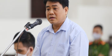 Ông Nguyễn Đức Chung bị cáo buộc ‘nhận 2,6 tỷ đồng’ trong vụ trồng cây xanh