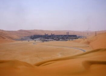 Ai cũng biết Ả Rập Saudi nổi tiếng vì dầu mỏ, nhưng đây là những cảnh khai thác mà ít người được tận mắt thấy