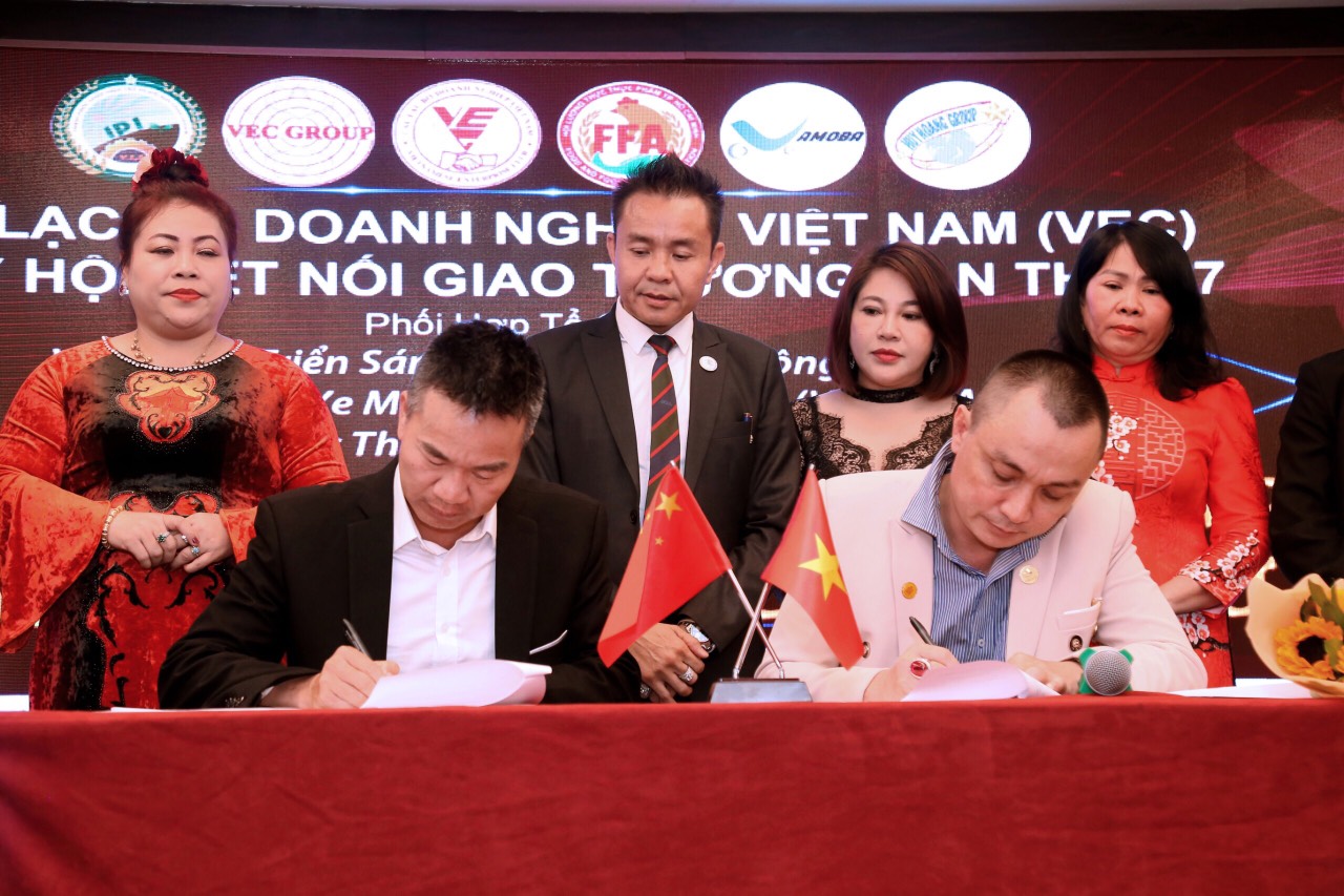 Lễ ký kết hợp tác toàn diện giữa CLB DNVN và Hiệp hội Doanh nghiệp Trung Quốc