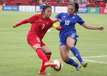 Thua Philippines, tuyển nữ Việt Nam vẫn vào bán kết với ngôi đầu