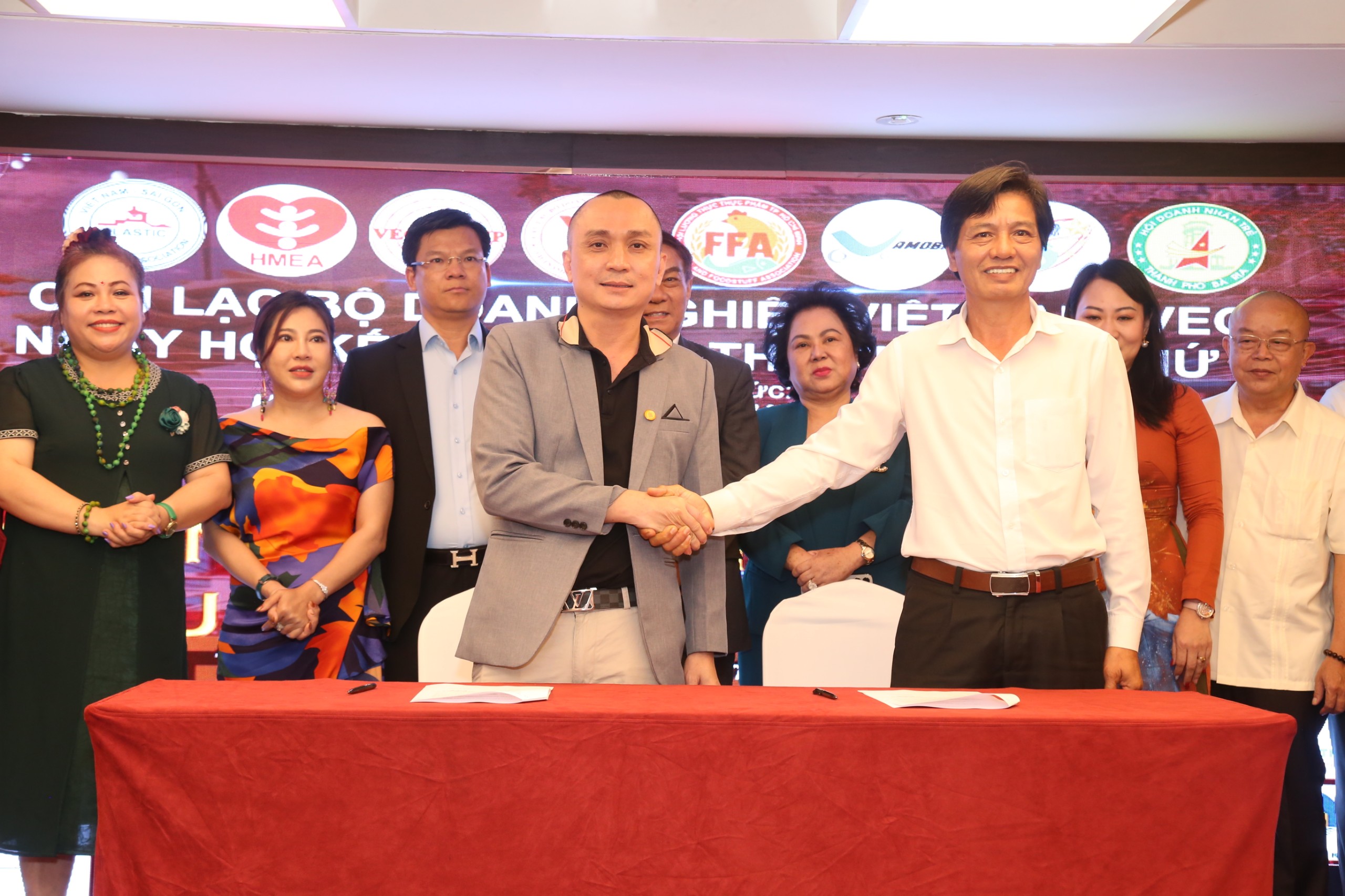 Lễ ký kết hợp tác toàn diện giữa CLB Doanh nghiệp Việt Nam –  Trung tâm xúc tiến đầu tư và du lịch tỉnh Bình Phước
