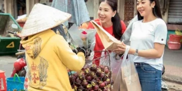 Vợ ‘vua cá Koi’ Hà Thanh Xuân khoe nhan sắc trẻ trung ở tuổi U40