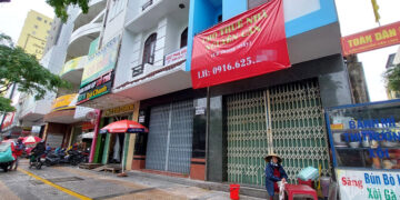 Mặt bằng ế ẩm: Chủ nhà dài cổ chờ, khách thuê ngấm ‘bài học xương máu’