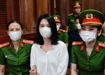 Ngọc Trinh bị phạt 1 năm tù nhưng cho hưởng án treo