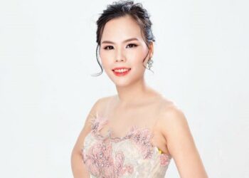 CEO Hoàng Thúy với nhiều năm kinh nghiệm đào tạo uy tín, chuyên phát triển các tài năng